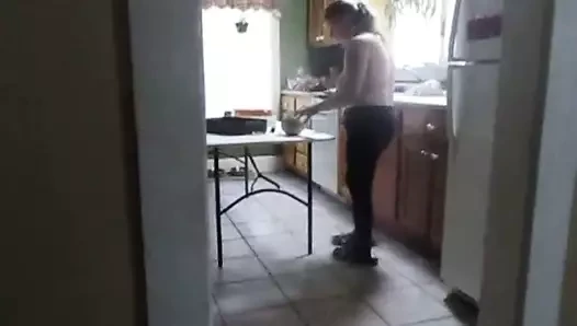 Kim göğüslerimi emmek ister