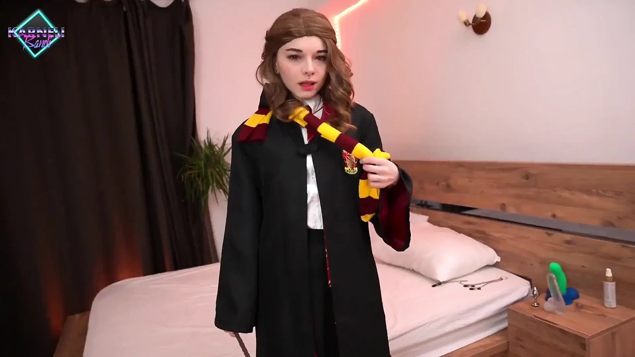 Watch Young Sorceress Has Fun With Dragon Cock Amateur Porn Feat Karneli Bandi (High Quality) - California Special