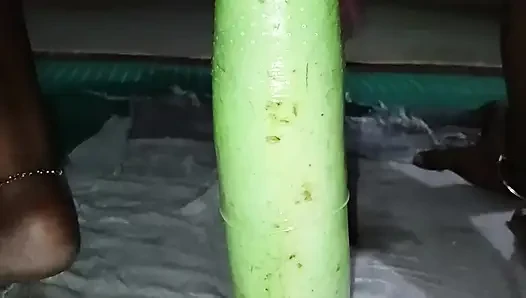 Bhabhi Ne jabardast louki chut me dala