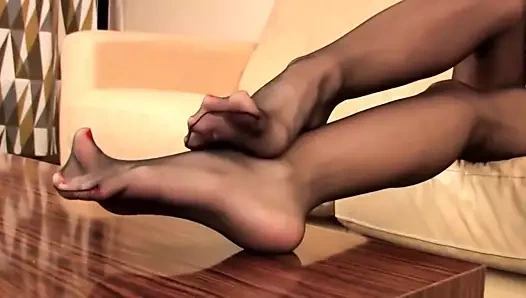 seksi esmer pantyhose ayak ve tabanlar