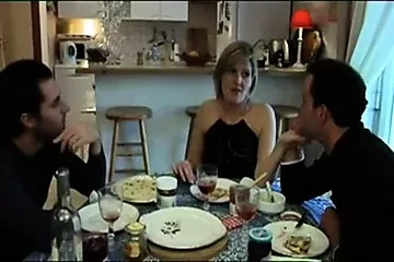 Французской женой поделились