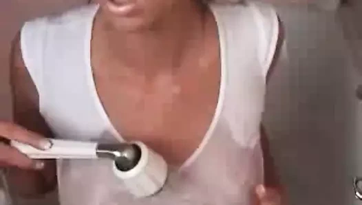 Ben deldi sarışın deldi kedi ile deldi