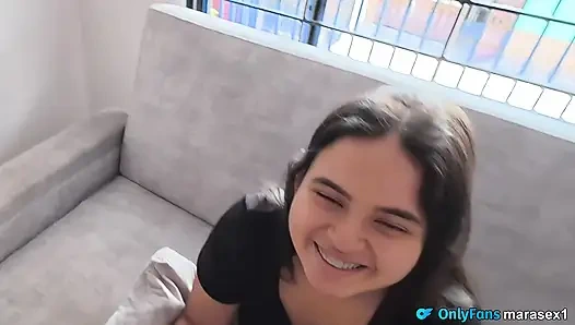 Üvey kardeşim beni "Gülersen seni seviştiririm" oyununa davet ediyor