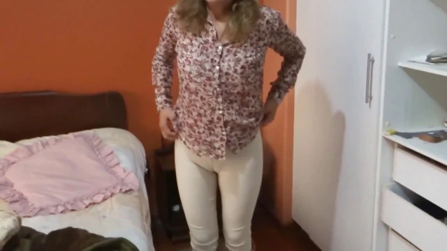 Benim çok heyecanlı karım lanet önce ayakta kendini dokunur