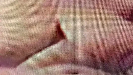 1940 doğumlu tam figürlü büyükanne