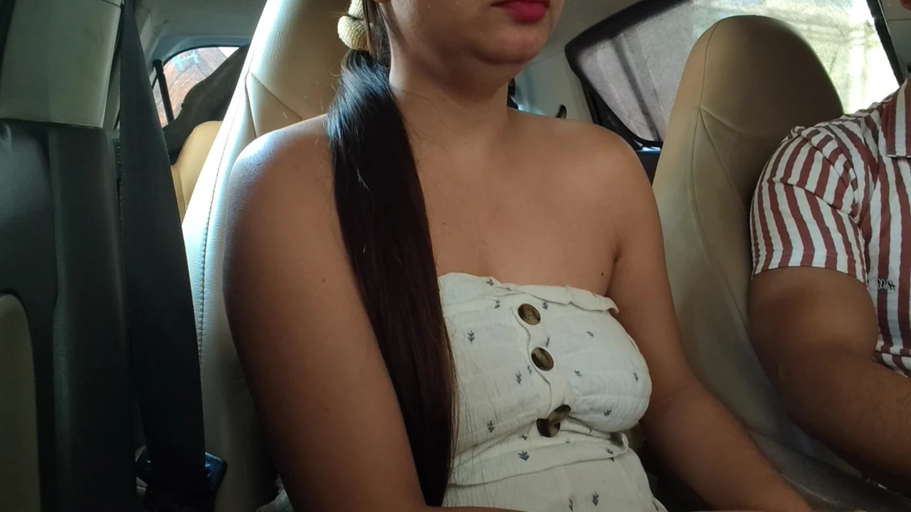 ऑफिस कर्मचारी saara कार में प्रमोशन के लिए अपने बॉस के साथ जोरदार चुदाई का मजा लेती है - पूरी फिल्म