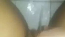 Benim kesilmiş kedi poz