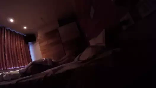 elle me reveille sa langue dans mon cul