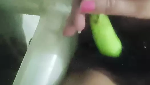 Yenge ne izleyiciler ko kiya khush apne chut ka pani nikal diya