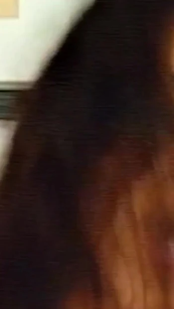 Ключевой момент из "Горячая юная брюнетка жестко трахается и глотает"