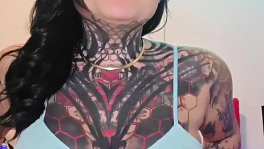 Üvey anne ev işleri hakkında seni sorup boşaltıyor