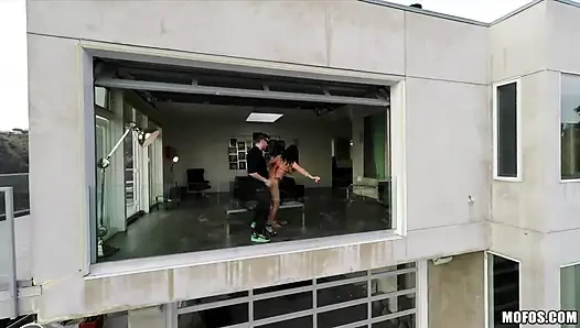 Mofos - büyük memeli esmer rachele richey ve gavin drone tarafından film dışında yaramazlık yapıyor