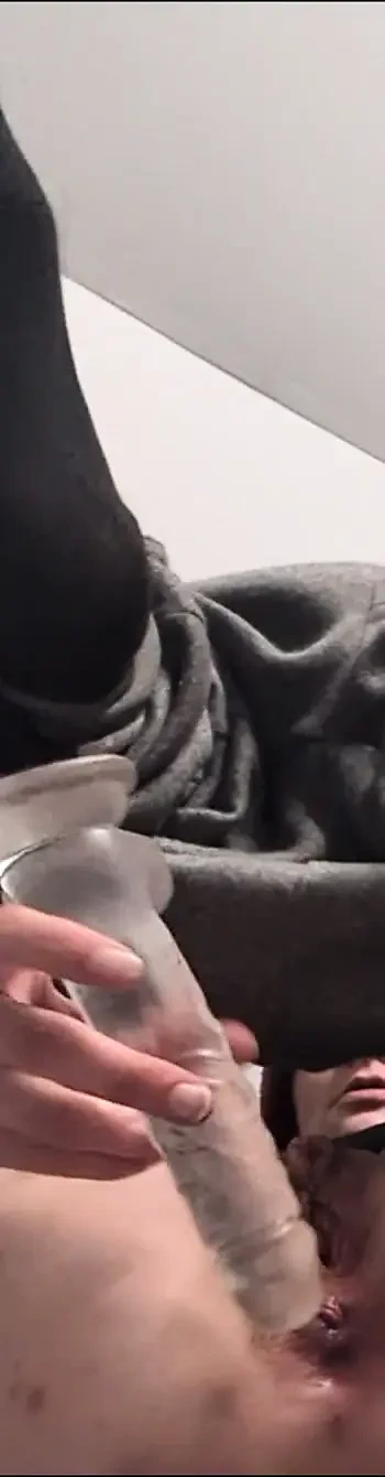 Götümde ve amcığımda dildo