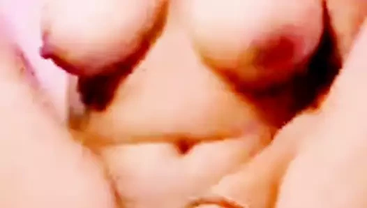 Aaj mera pati ghar pr nhi tha isliye mujhe ye krna pda kullanıyor