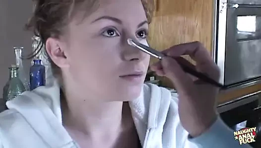 Christie kapıyı çaldı ve seksi makyaj aldı, böylece götünü siktirdi