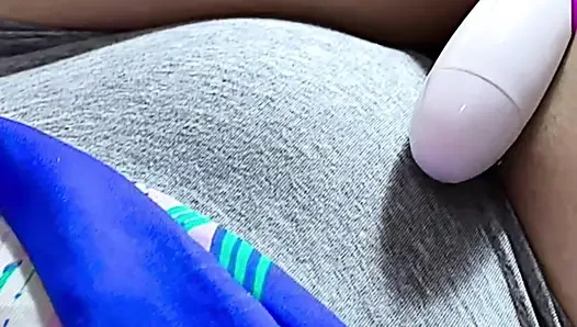 Yeni Suudi porno seksi karım büyük bir penisi seviyor