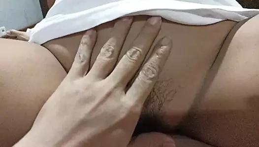 Endonezyalı amatör kız arkadaşını otelde şehvetle sikiyor.