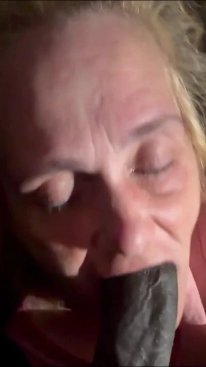 Headrietta: Büyük zenci yarağının ruhunu emiyor | Klip 1