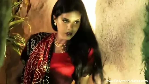 Hindistan'dan gelen duygusallık gerçekten kutsaldır