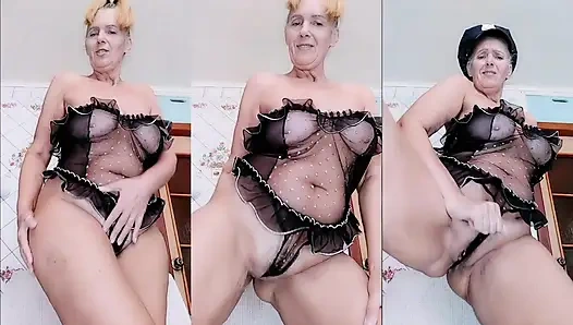 Ateşli ev hanımı lukerya mutfakta