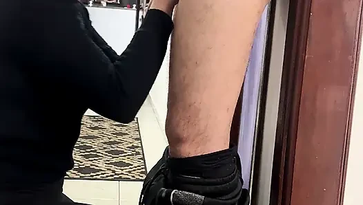 İş arkadaşları şirket koridorunda seks yapıyor.