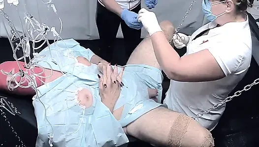 Dominatrix sahibe April, bir fahişeye dönüşüyor