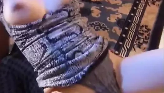 Clitorissa aşırı nostaljik pornoya saygı gösteriyor