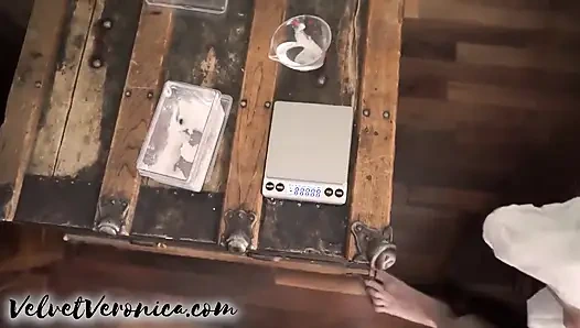 Orgazmdan sonra neredeyse düşüyor | Bakış açısı stand işi boşalma