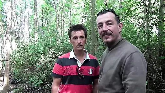 Sürtük kız üçlü sekste sikiliyor