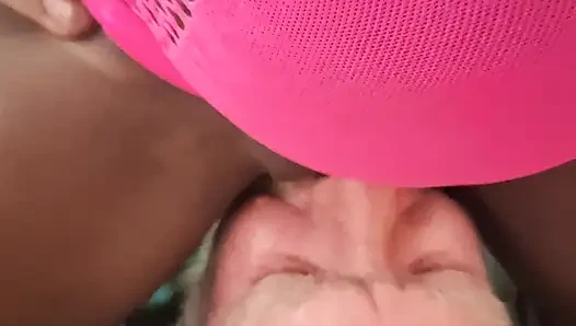 BLU Nastie düzgün bir amcık yalama istiyor