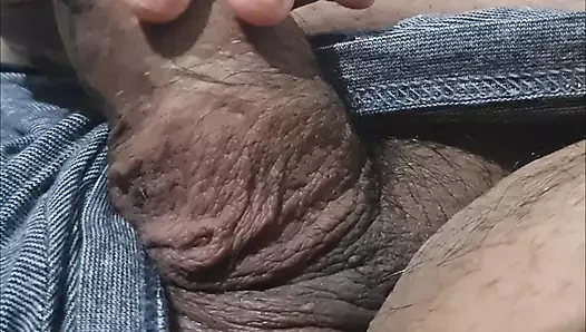 Üvey anne üvey oğlunun yarağını alıyor ve onu sertçe sikiyor