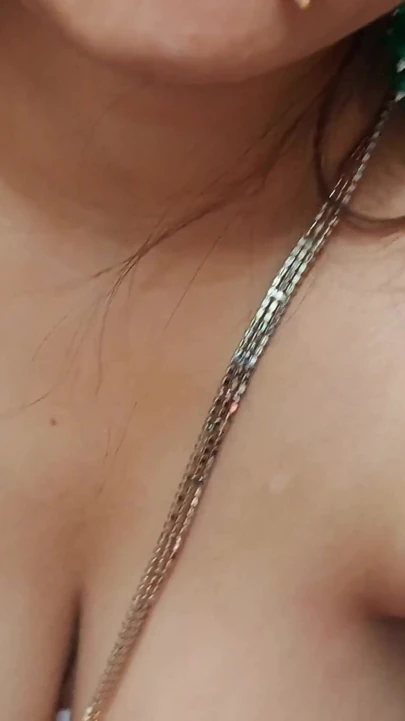 Natasha ateşli baştan çıkarıyor desi ateşli romantizm kızı seksi yenge görünümü | Klip 2