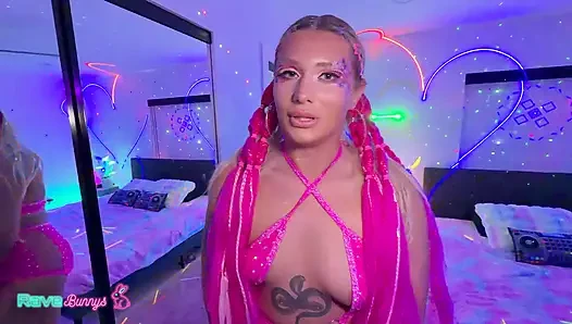Rave vixen chanel luxx koca sikli dj tarafından amını mahvediyor!