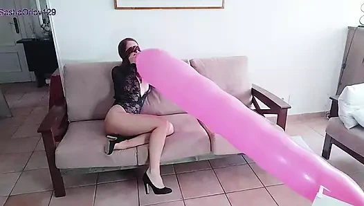 bir işçi balonu ve gözleri bağlı bir bebek!!