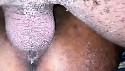 Büyük yarak için inliyor