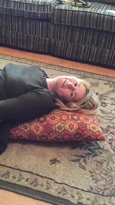 Настоящую жену трахнули муж и друг.