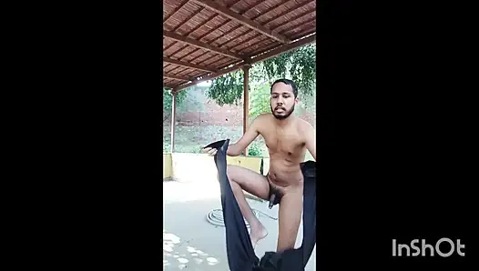 Park mein kiya Nanga Naach.