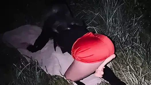 Dışarıda karanlıkta, tek başıma korktum