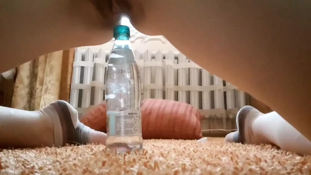 Пока мачехи нет дома я нашла её игрушки и ещё кое что чем развлечься