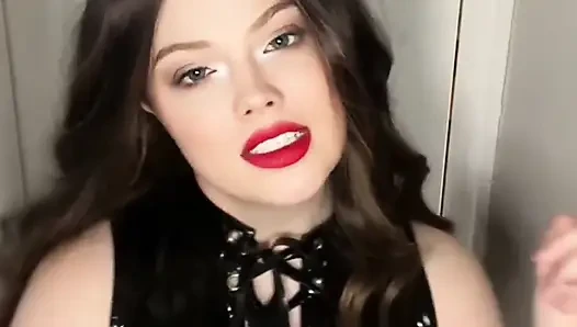 Orta yaşlı seksi kadın bisikletçi grup oyunuyla sikiş arkadaşını aldatıyor