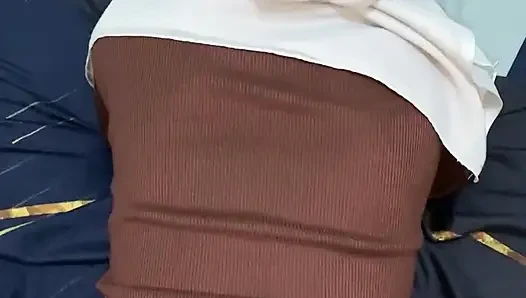Ağzına tesettür giyiyor