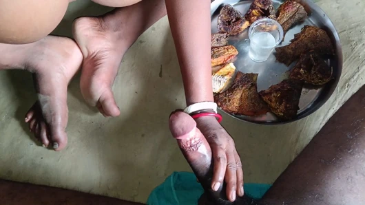 Desi bhabhi ne daru pikar land chusa