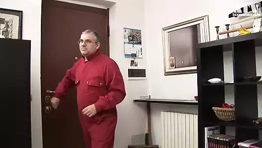 Adriana Rossini ile sürtük bir İtalyan uzmanla gerçek amatör