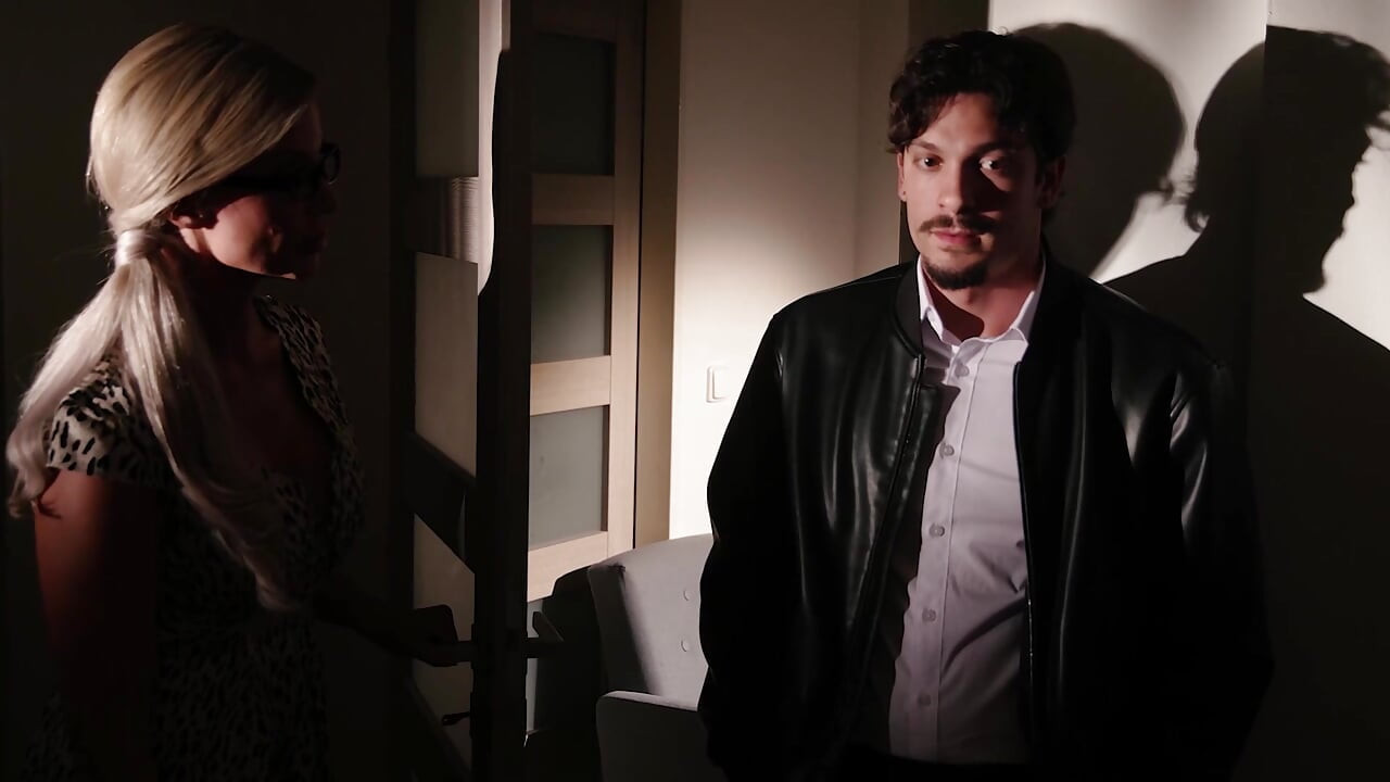 İş için güvenli değil! Bayan sally, joe di marco ve sam bourne sinfulxxx'te