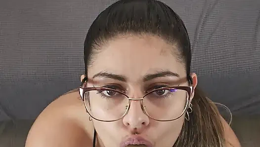 83. Bakış açısı at Kuyruklu Oral Seks Mia Niqab