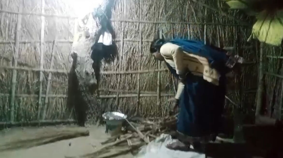 Köylü yenge evde sikişiyor