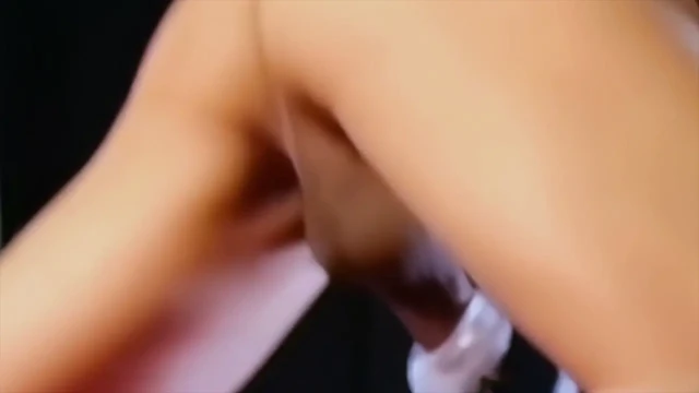 Sertleşene kadar dar oyuncakla sikimi sıvazlamak ve artık dayanamayıp boşalmak