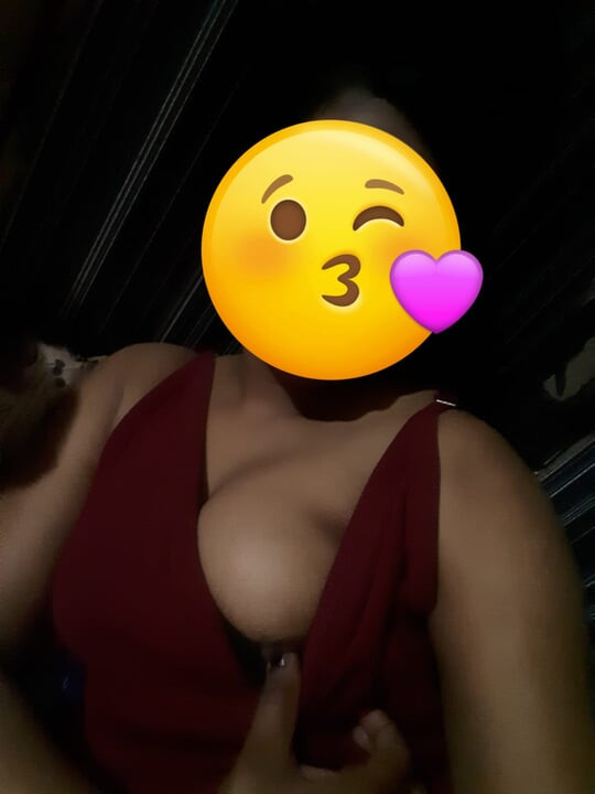 Üvey kız kardeş Tanu çok sert sikiliyor