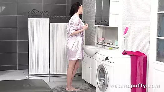 Islak ve kabarık tarafından dondurma oyunu