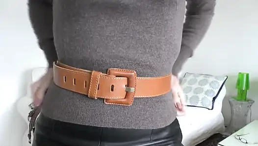 Oturma odasında kemer takma, bölüm 2, lady victoria valente